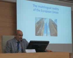 Rodolfo Maslias presenting